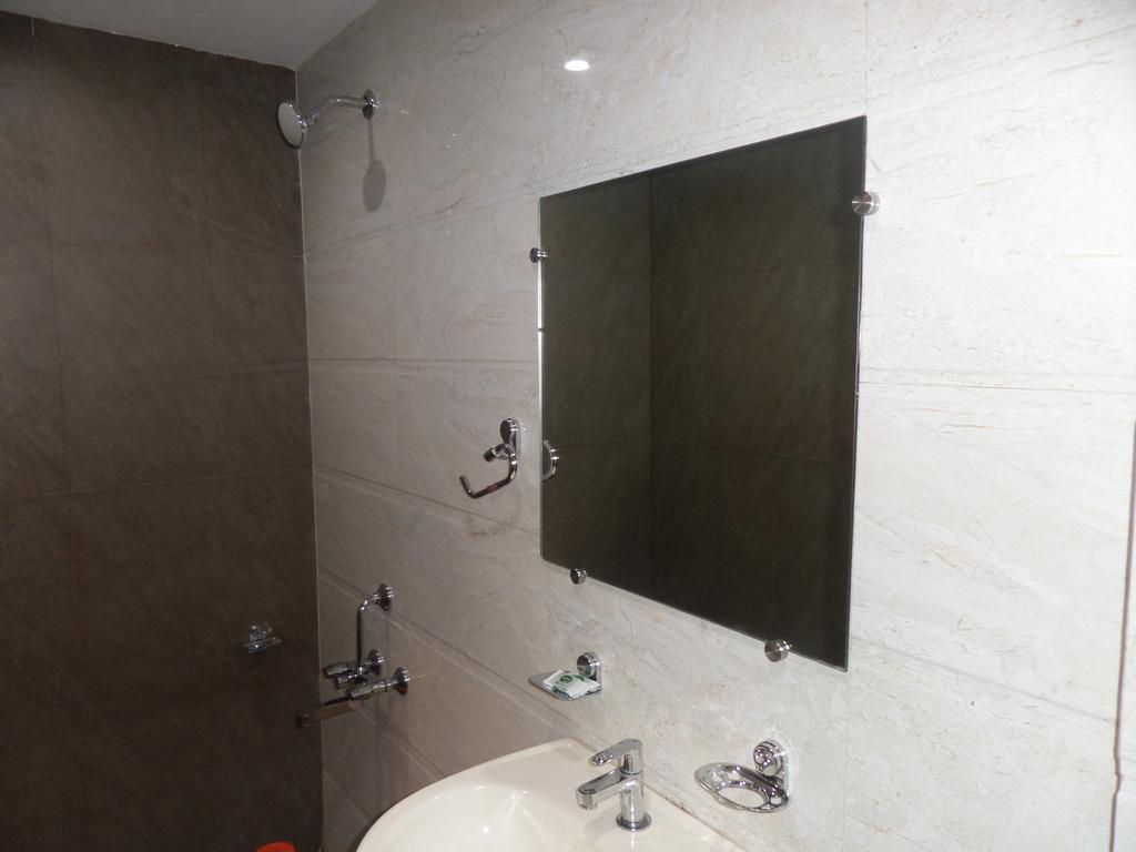 Sai Heera Residency Hotel Shirdi Exterior photo